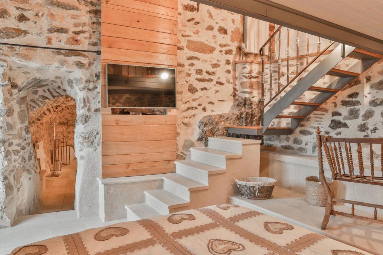 Maison D'Hotes Le Hameau De La Mure Saint-Laurent-du-Pape Exteriér fotografie